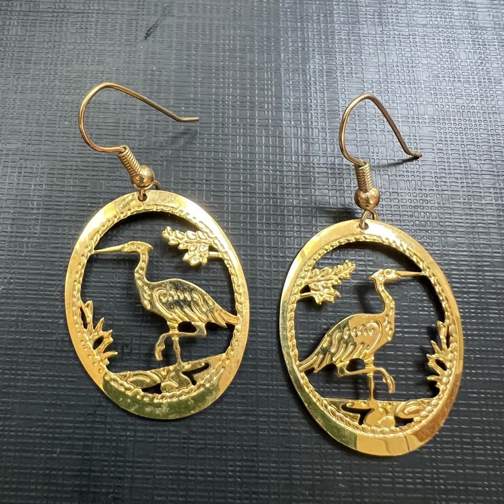 Elegant Gold Bird Motif Earrings